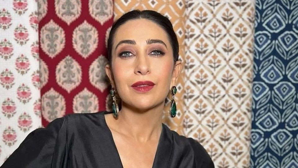 karisma kapoor age