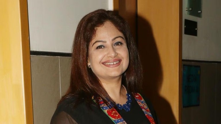 ayesha jhulka age
