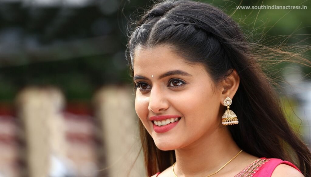 anahita bhooshan age