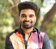 anchor pradeep age