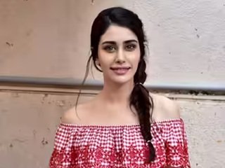 warina hussain age