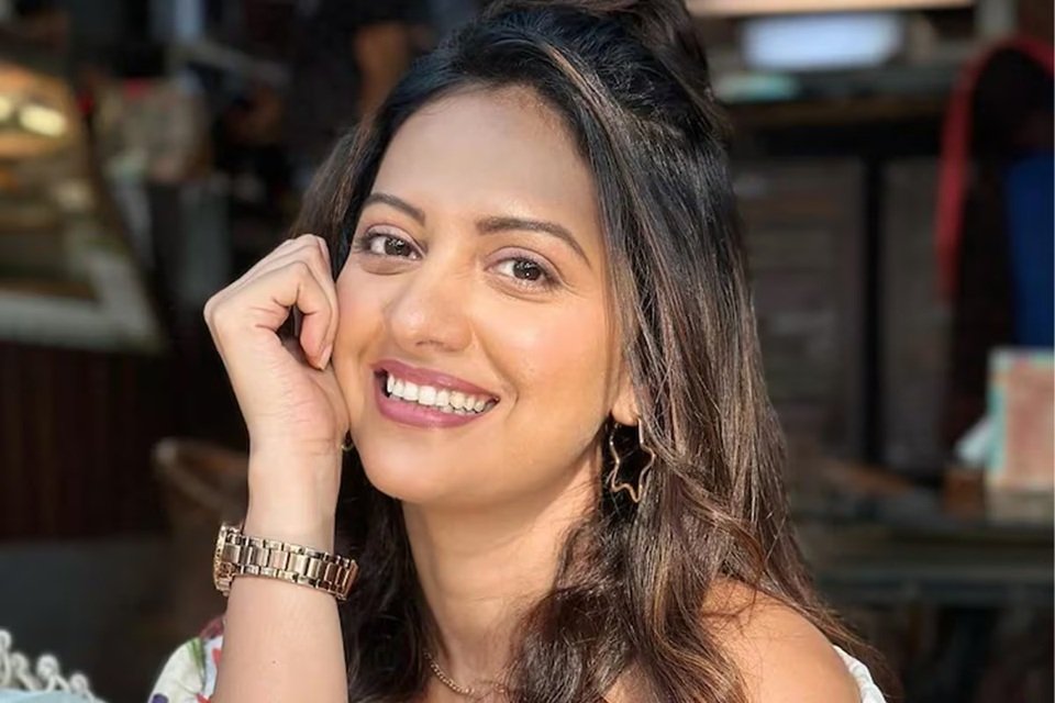 tejashree pradhan age