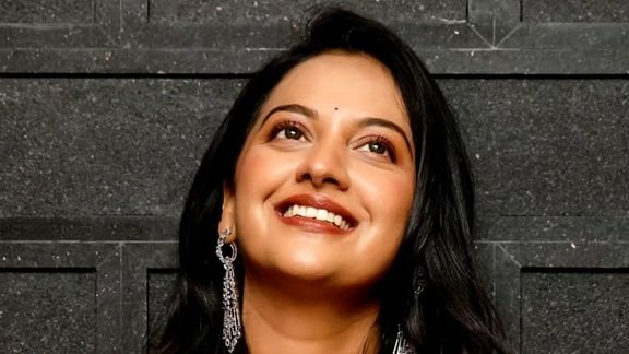 tejashree pradhan age