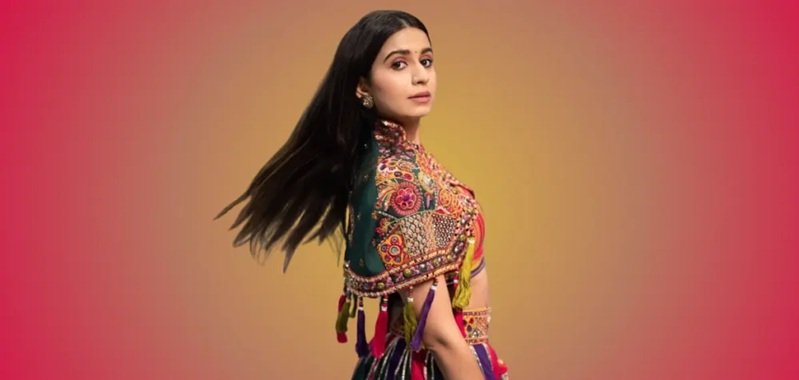 Kinjal Dave: Age, Biography, Family, Husband, Songs, Net Worth & Life Story kinjal dave age