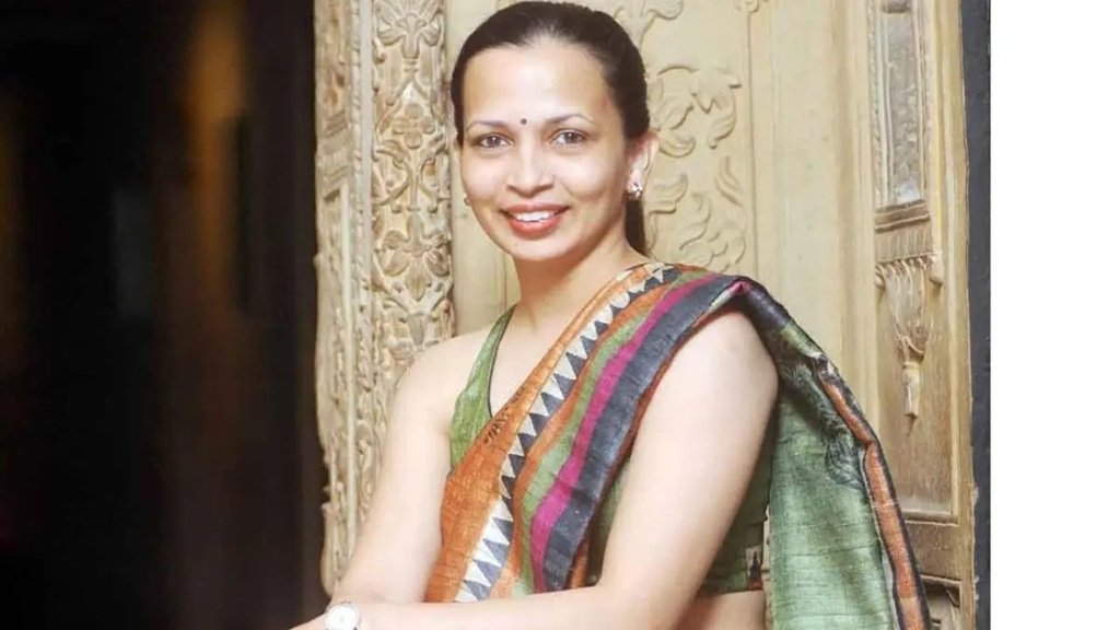 rujuta diwekar age
