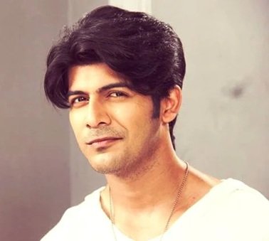 shehzaan khan age