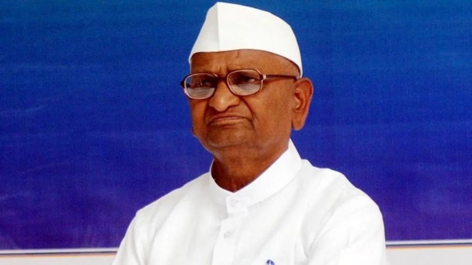 anna hazare age