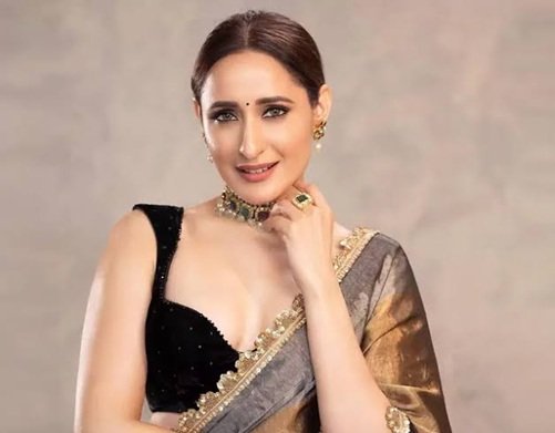 pragya jaiswal age
